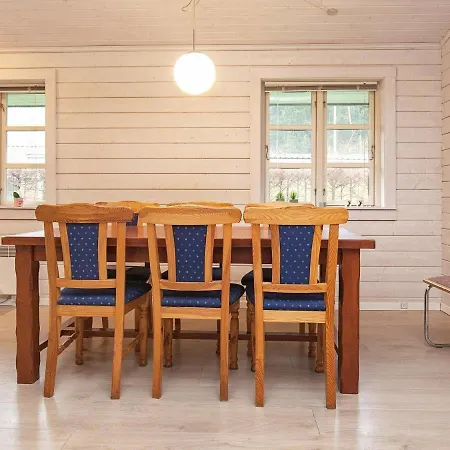 Four-bedroom Holiday In 2 Ferienhaus *