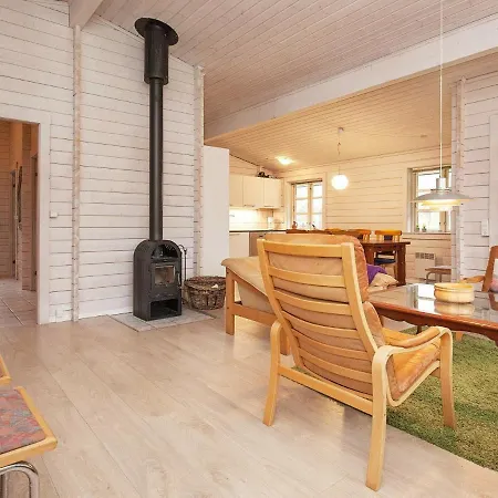 Four-bedroom Holiday In 2 Ferienhaus