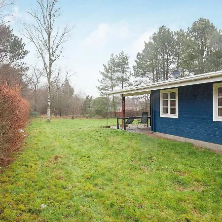Four-bedroom Holiday In 2 *